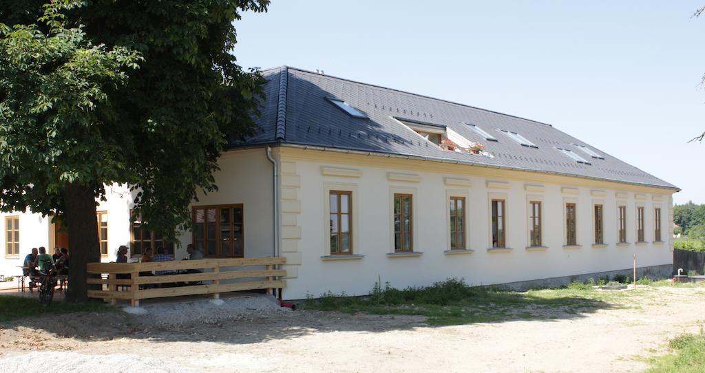 Hôtel Bily Beranek à Hladov Extérieur photo