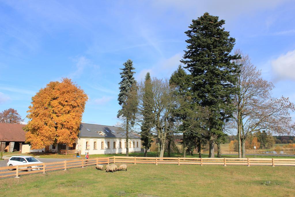 Hôtel Bily Beranek à Hladov Extérieur photo